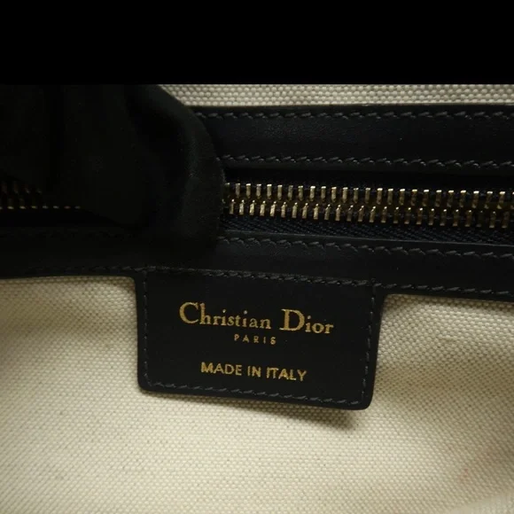 Christian Dior: Medium Navy Oblique Saddle Bag w/ extra strap *AUTHENTICATED* - Picture 9 of 15